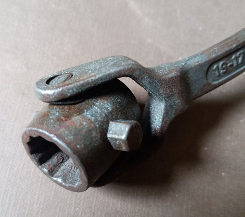 Klucz nasadowy Herkulik Imbus, stare narzędzia.