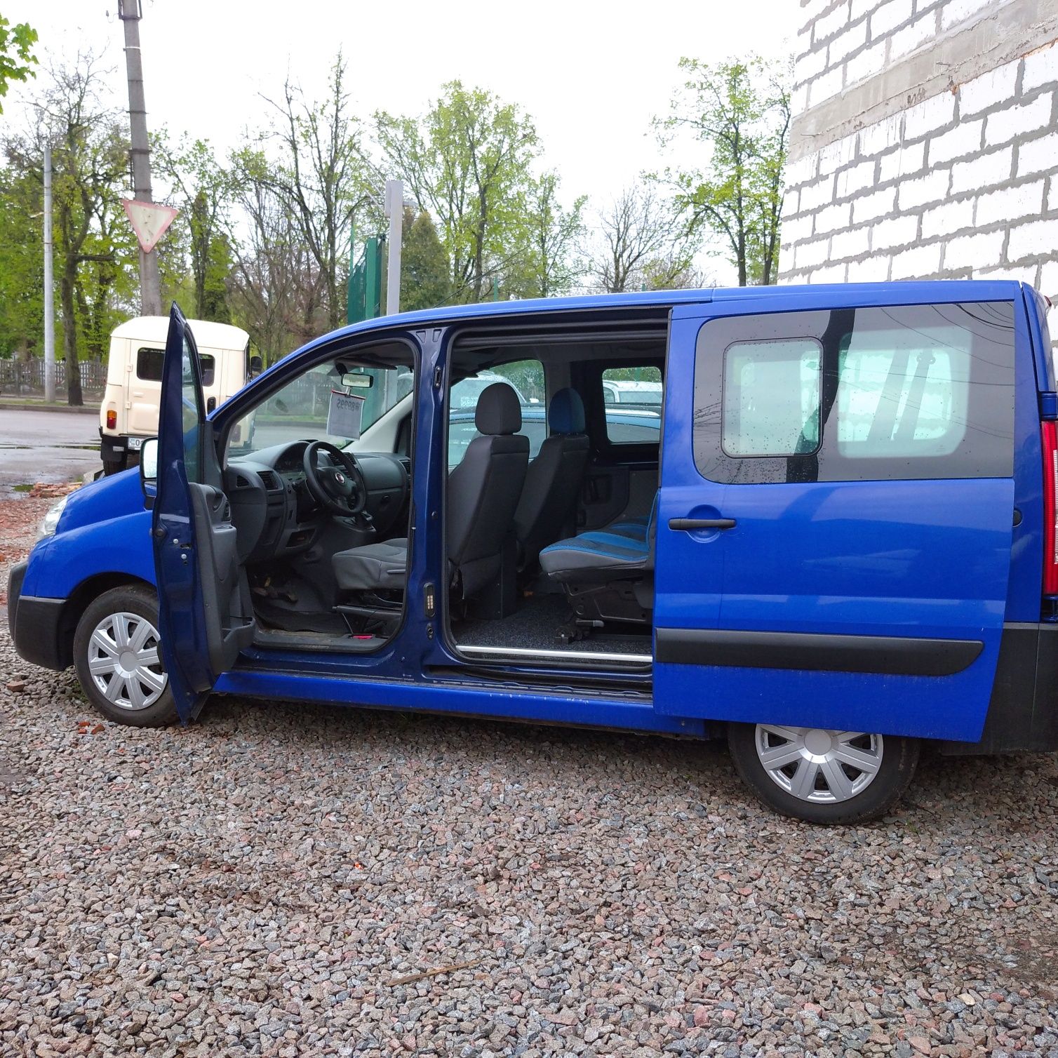 Fiat Scudo 2012 1.6  дизель 8 мест
