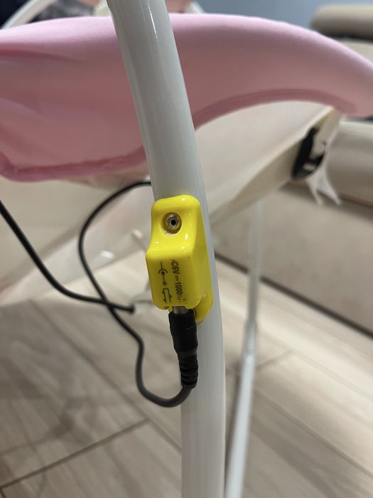 Дитяча гойдалка для немовлят. Заколисуючий центр. Крісло-гойдалка