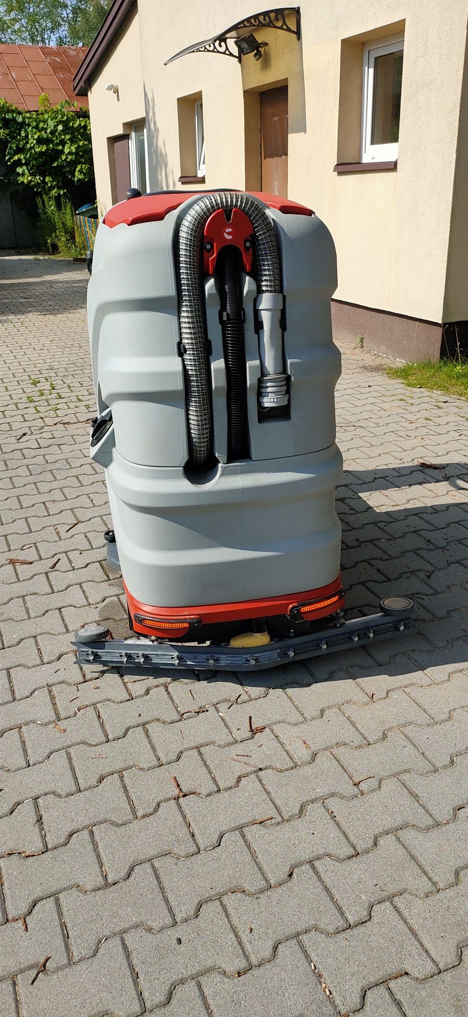 Szorowarka Comac Innova 75. 2019r Nowe baterie