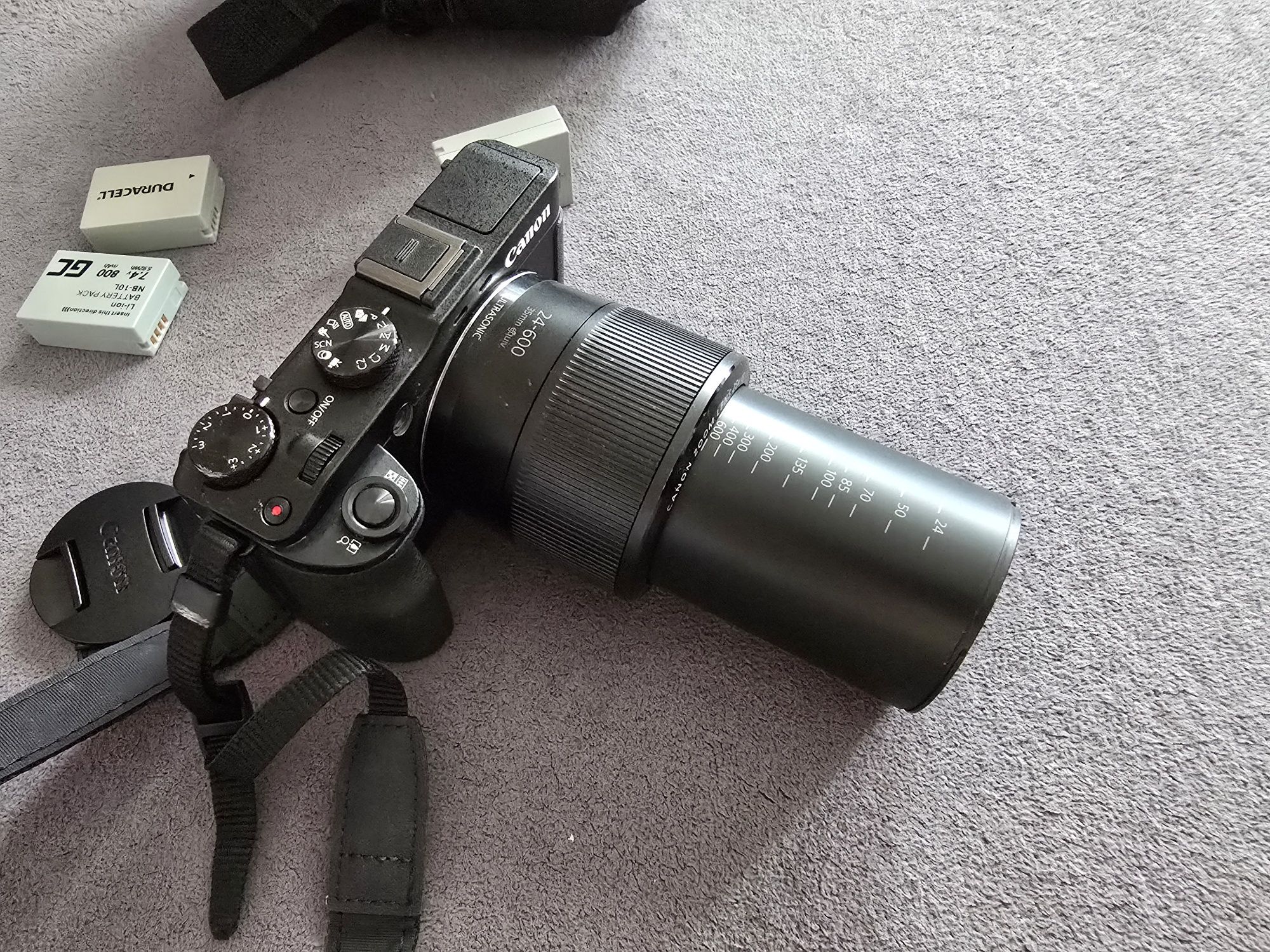 Canon G3X  24-600mm 25x