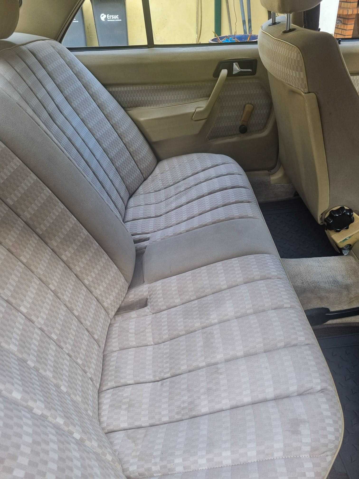 Mercedes-Benz 190 D 2.0 – Clássico de 1989 em excelente estado