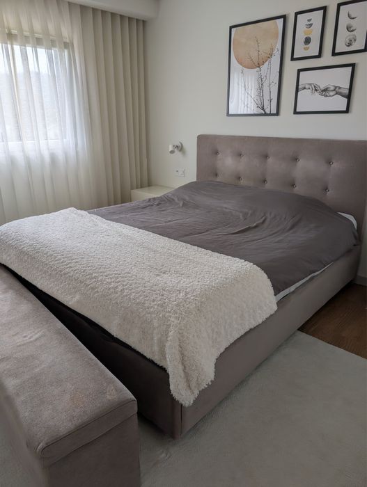 Cama Casal para colchão de 160x200 com banco de apoio
