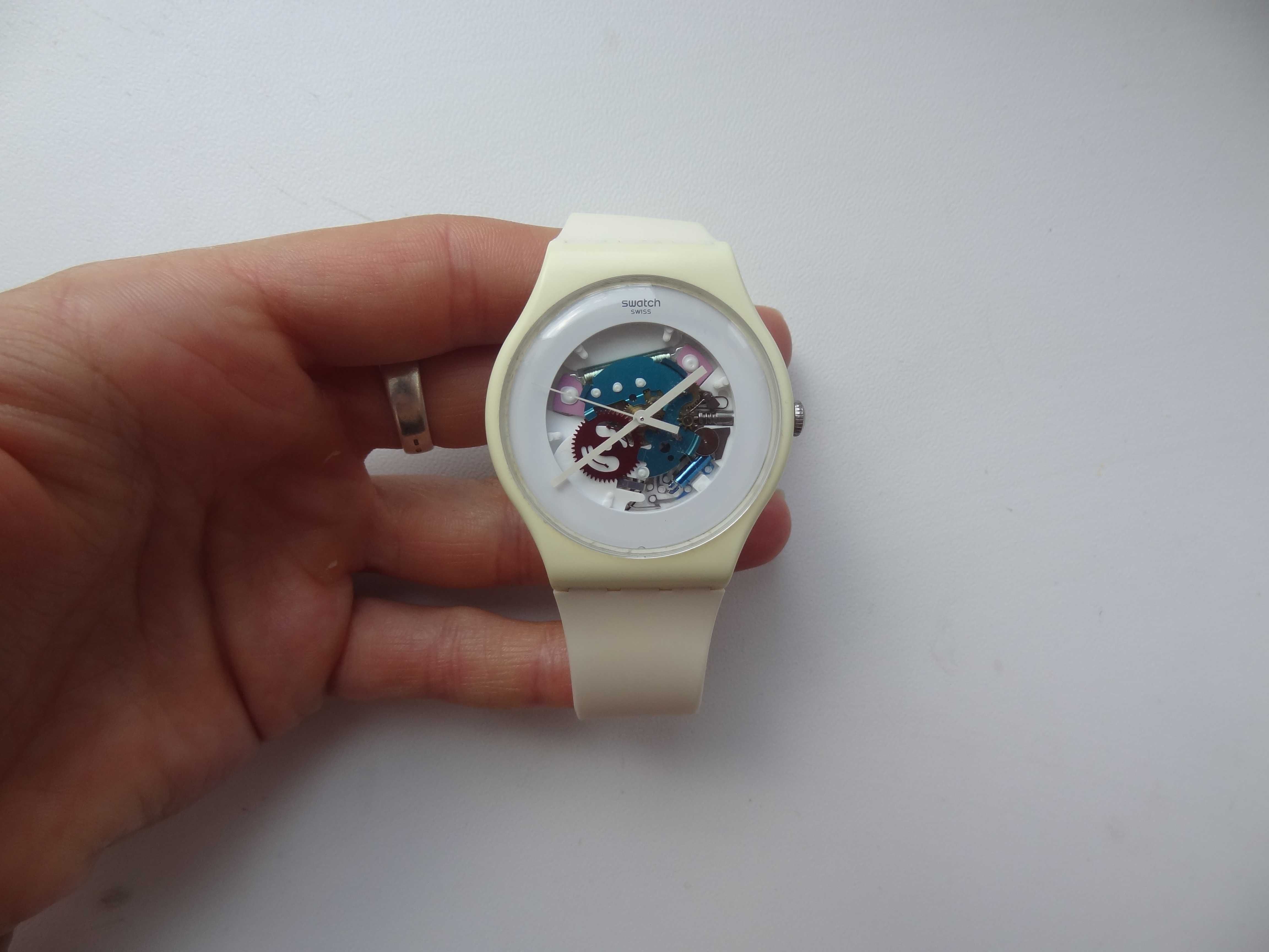 Часы годиник Swatch унисекс New Gent White Lacqued SUOW100