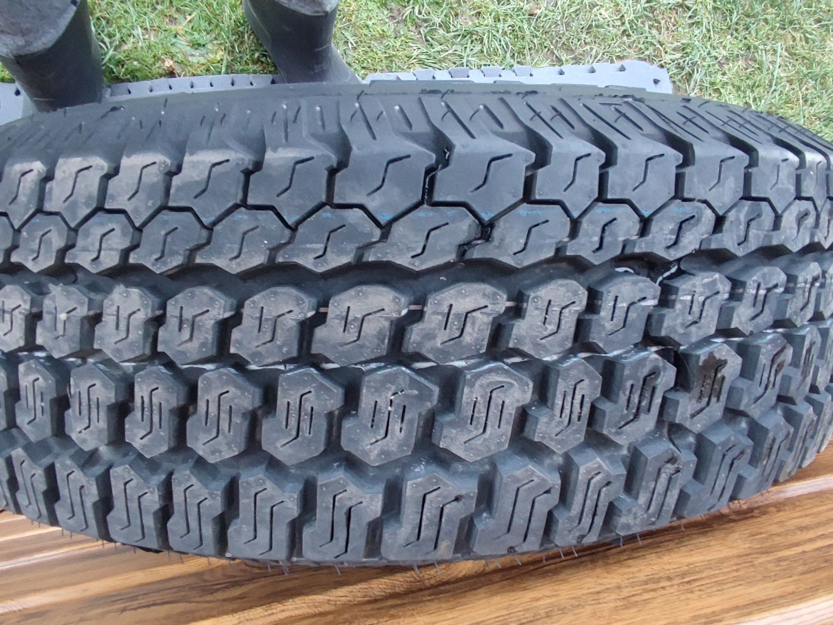 Opona jeppa Wrangler