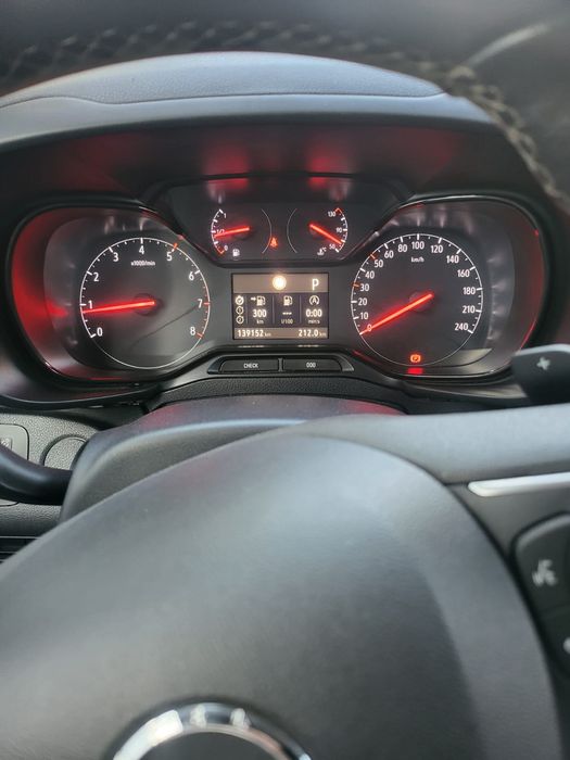 Opel Combo 1.5 130cv Caixa automática 8v