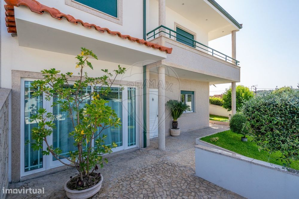 Moradia T4 para venda