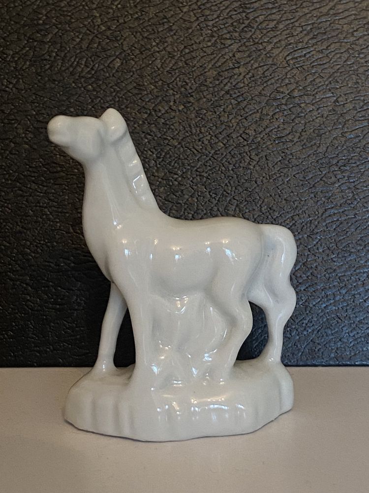 Figurka biały koń porcelana