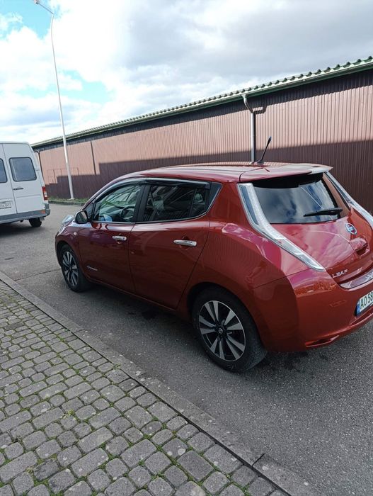 Продам машину Ніссан ліф 2016