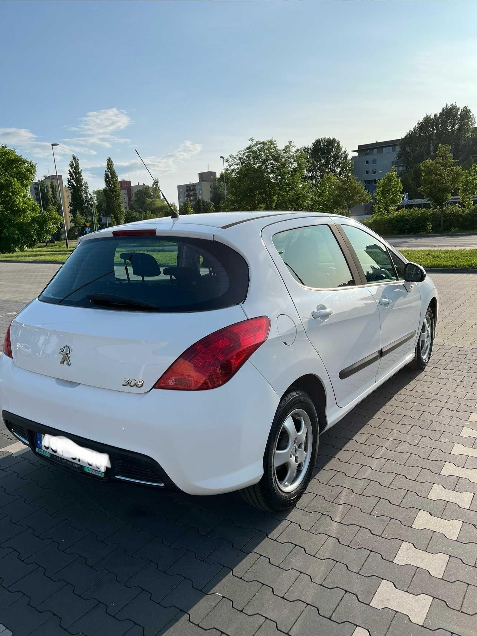 Peugeot 308 Hatchback 1.6 HDi (2012 r.)