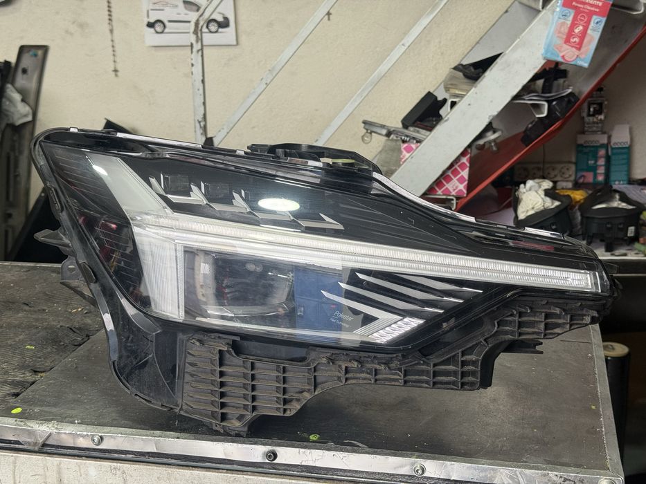 Farol direito Full Led Polestar II 2021