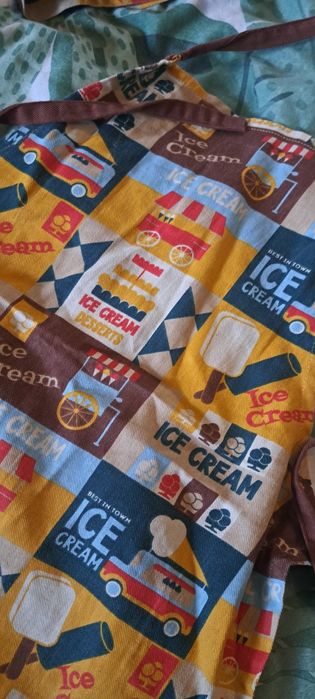 Strój przebranie fartuszek Sprzedawca lodów  rozmiar 110- 122