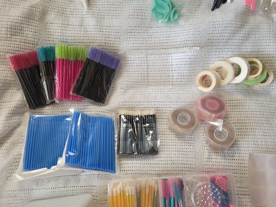 Пінцети та інші товари для нарощування вій