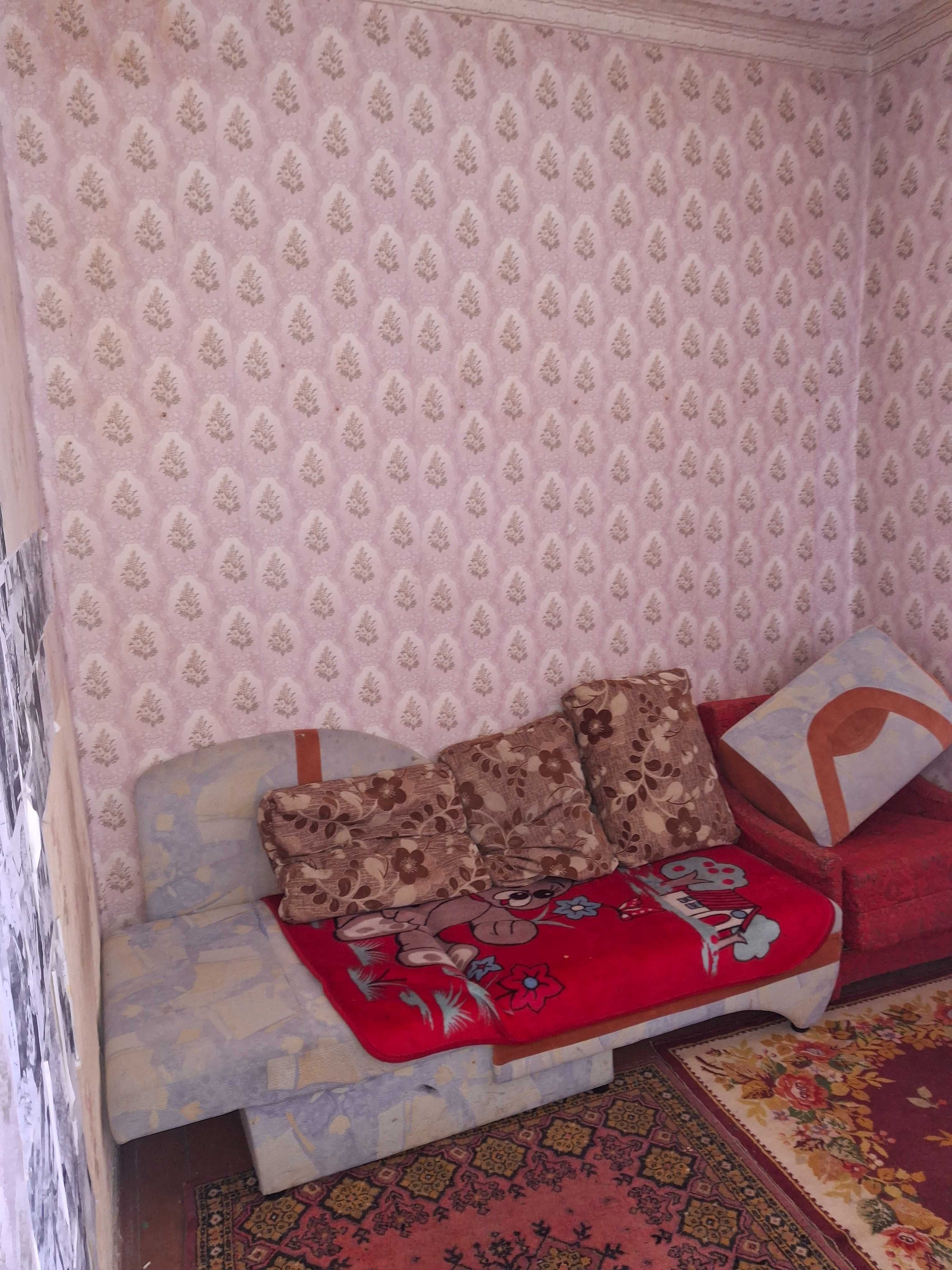 Продам будинок /4-х кімнатну квартиру