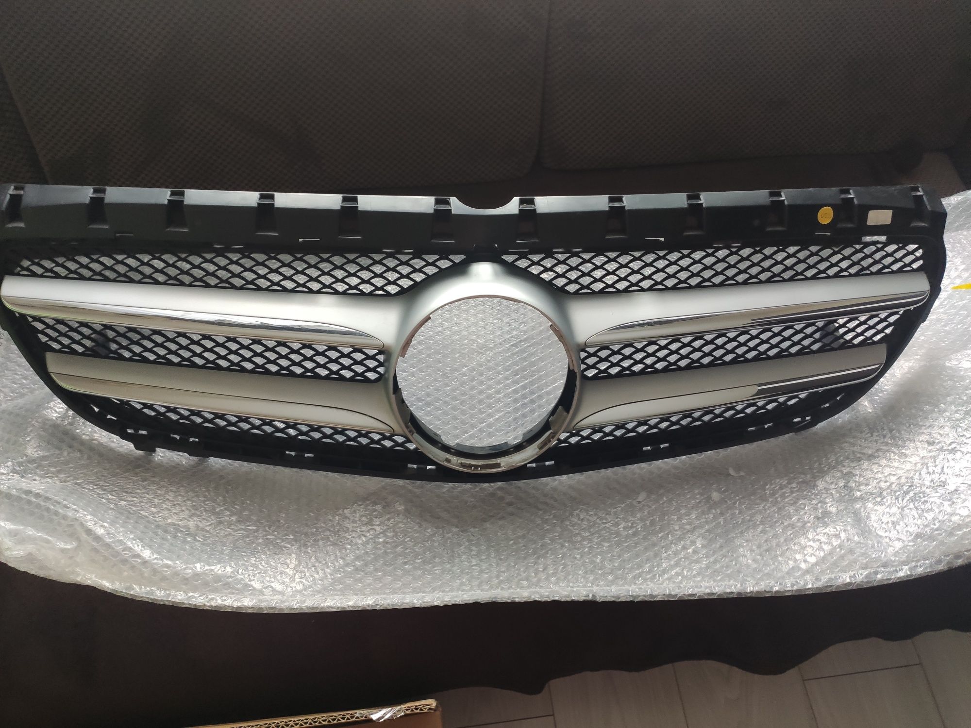 Grill atrapa bez gwiazdy Mercedes Benz klasa B