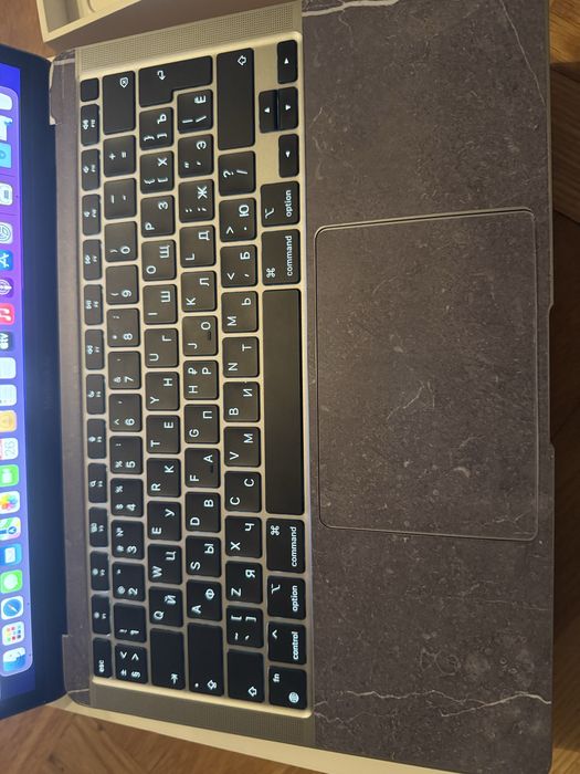 Apple Macbook Air M1 2020 +чохол, хаб