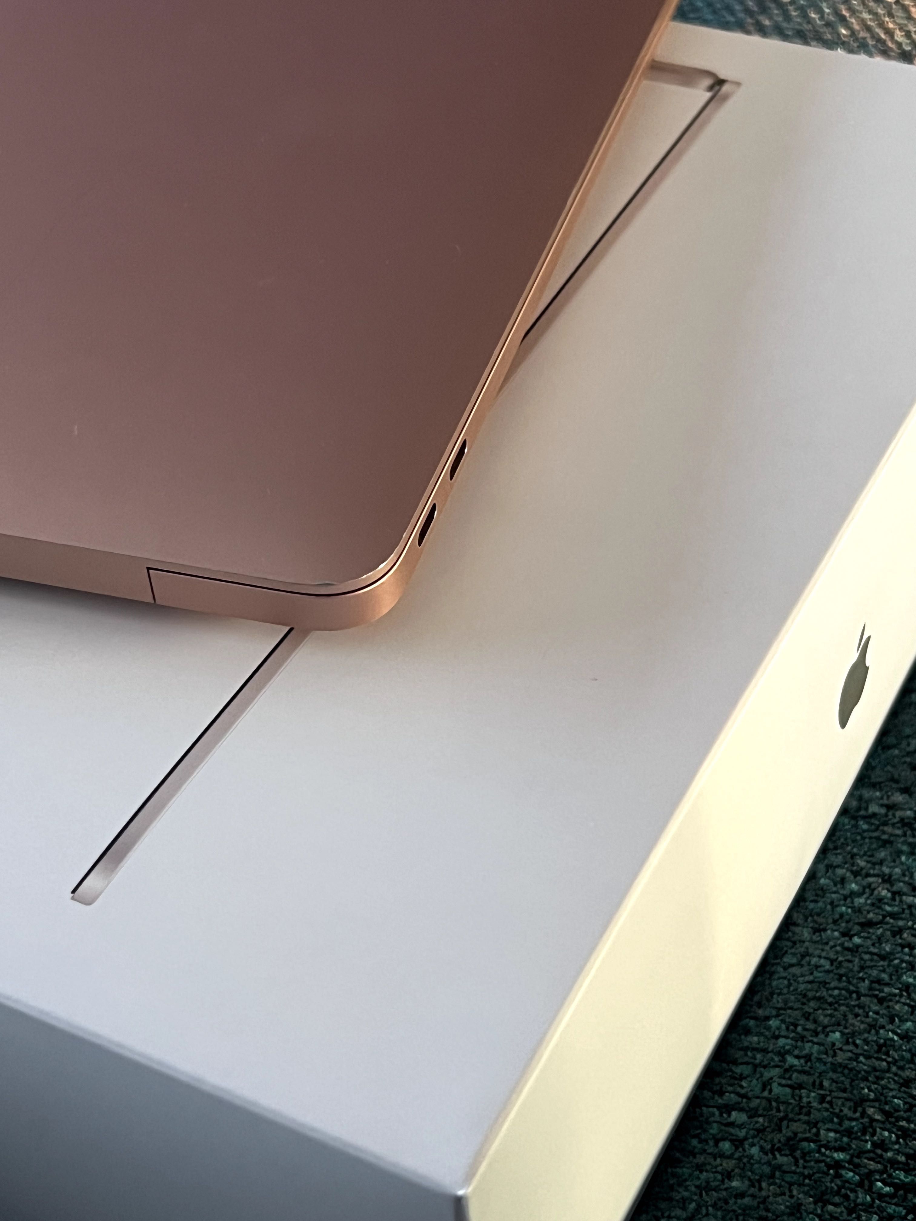 MacBook Air 13 z procesorem Intel Core i5 ósmej generacji