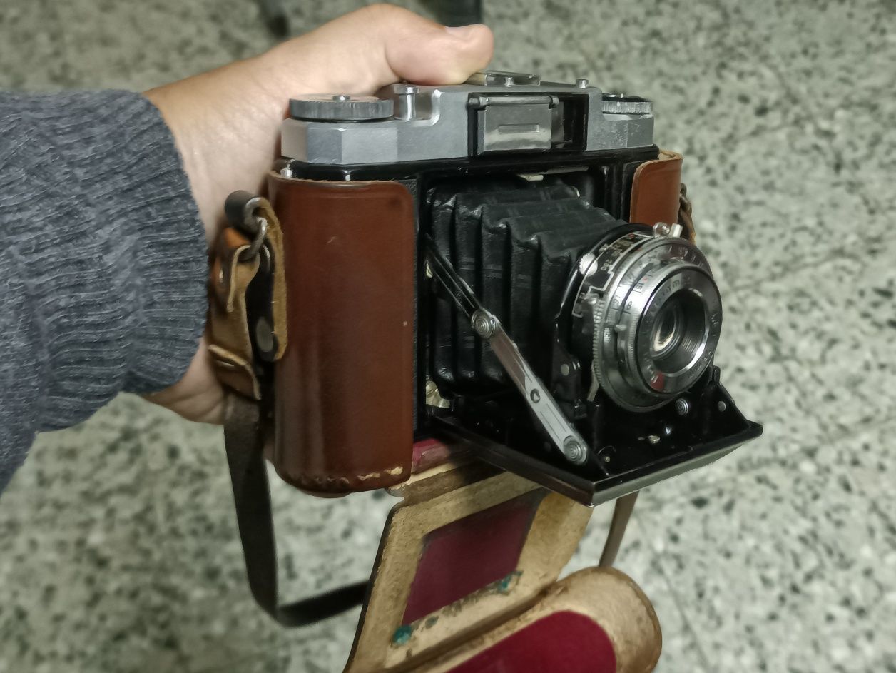 Máquina fotográfica Zeiss Ikon Nettar 6x6 anos 50