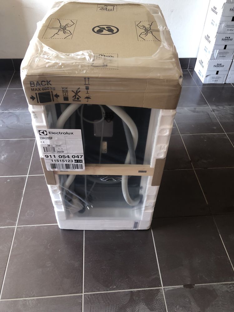 Nowa Zmywarka Electrolux ESM43200SW