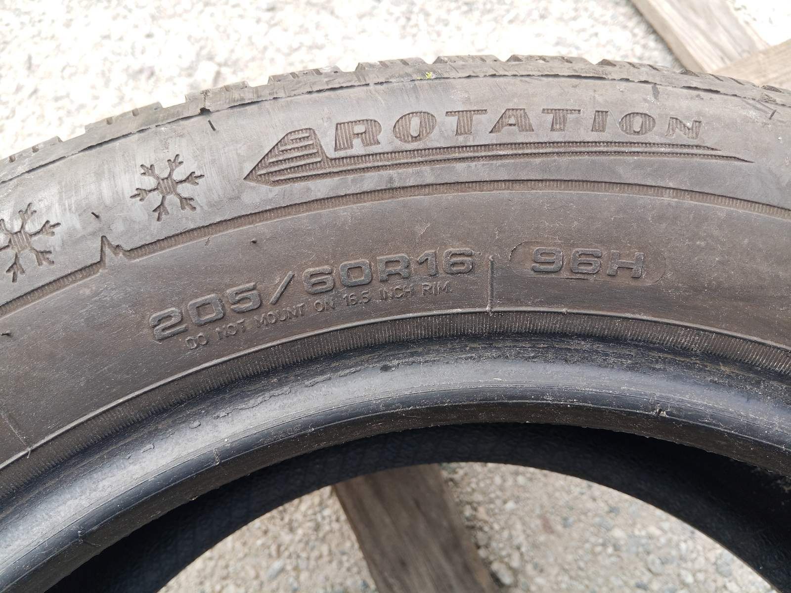 205.60.16 Dunlop 1шт зима БУ склад шины резина из Европы 60 R16 Харько