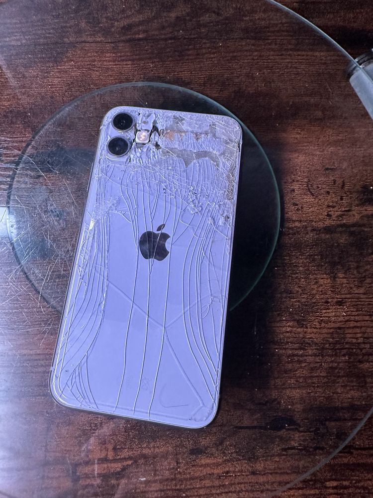 Iphone 11 Uszkodzony Technicznie w pełni sprawny