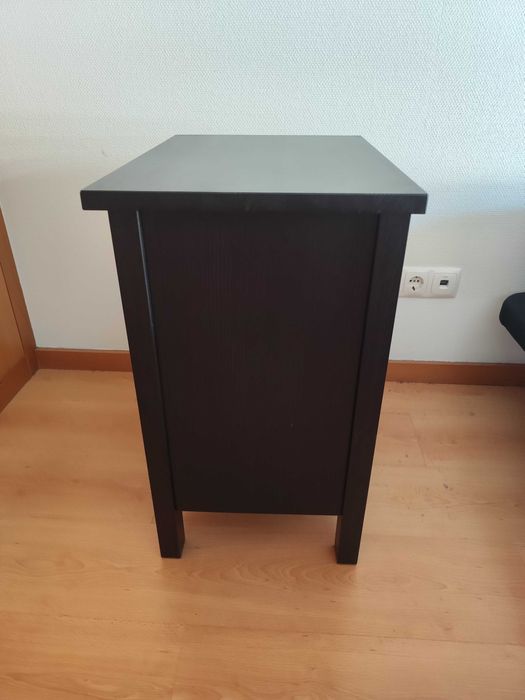 Mesa cabeceira IKEA com duas gavetas