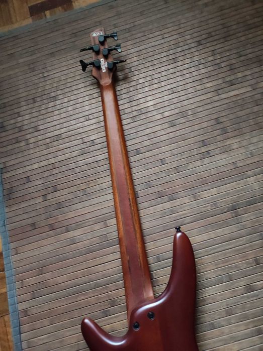 Baixo Ibanez 5 cordas (SR505E Brown Mahogany). Excelente estado, Saco.