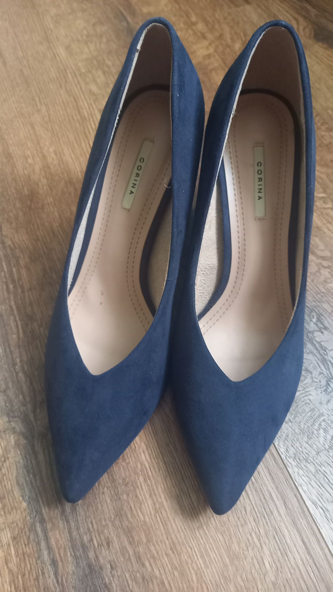 Buty na obcasie granatowe zamszowej roz.40  Corina nowe