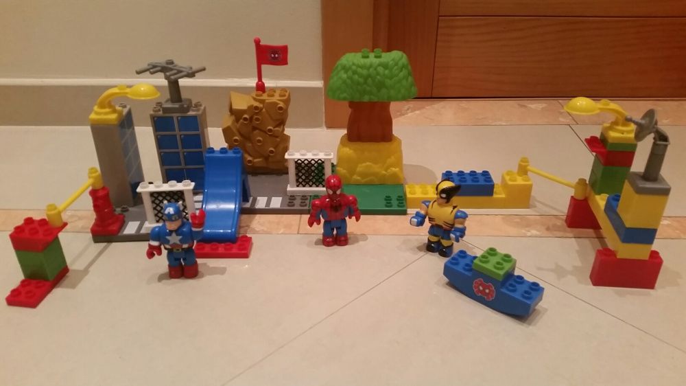 Parque aventura - Marvel com Homem Aranha, Capitão América e Wolverine