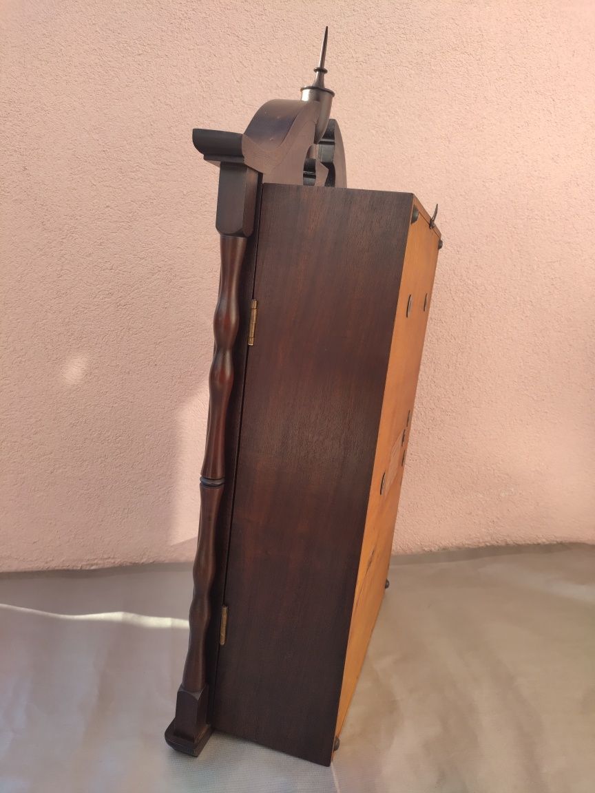 Relógio de parede com oferta quadro