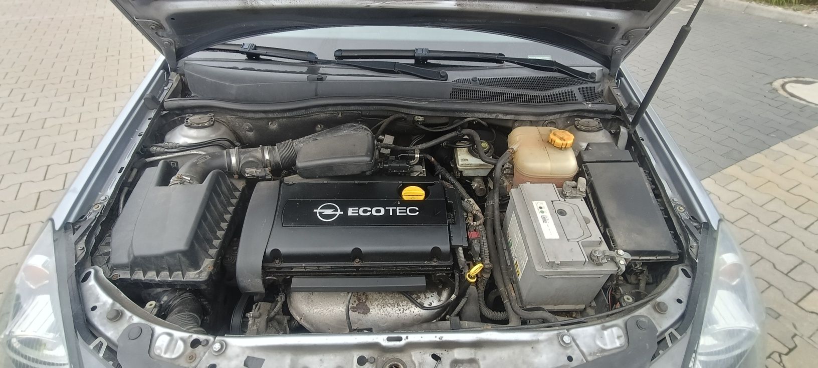 Sprzedam opla astrę h 2005r 1.6 PB 255000km