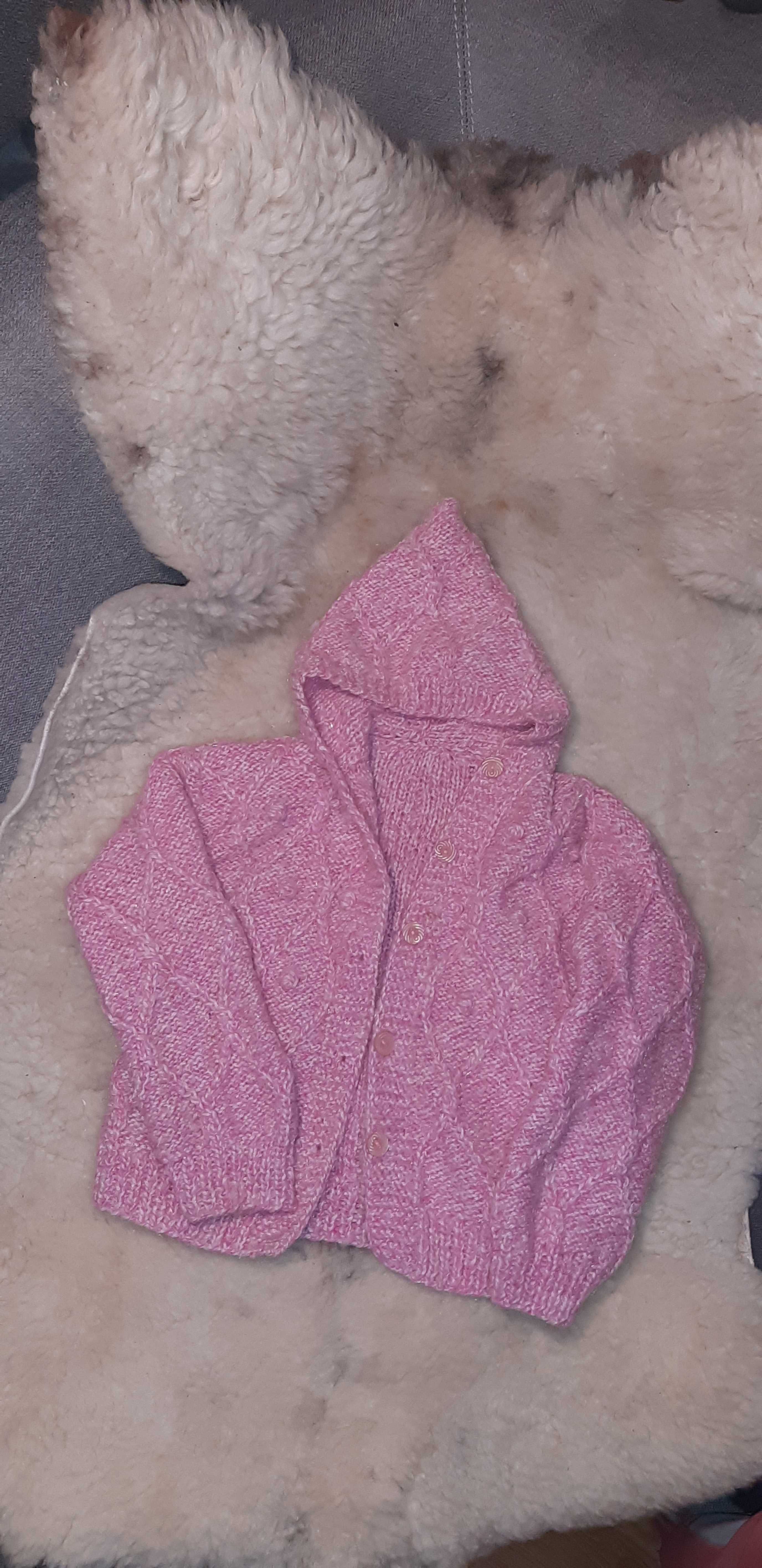 Piękny różowy sweterek handmade r. 92