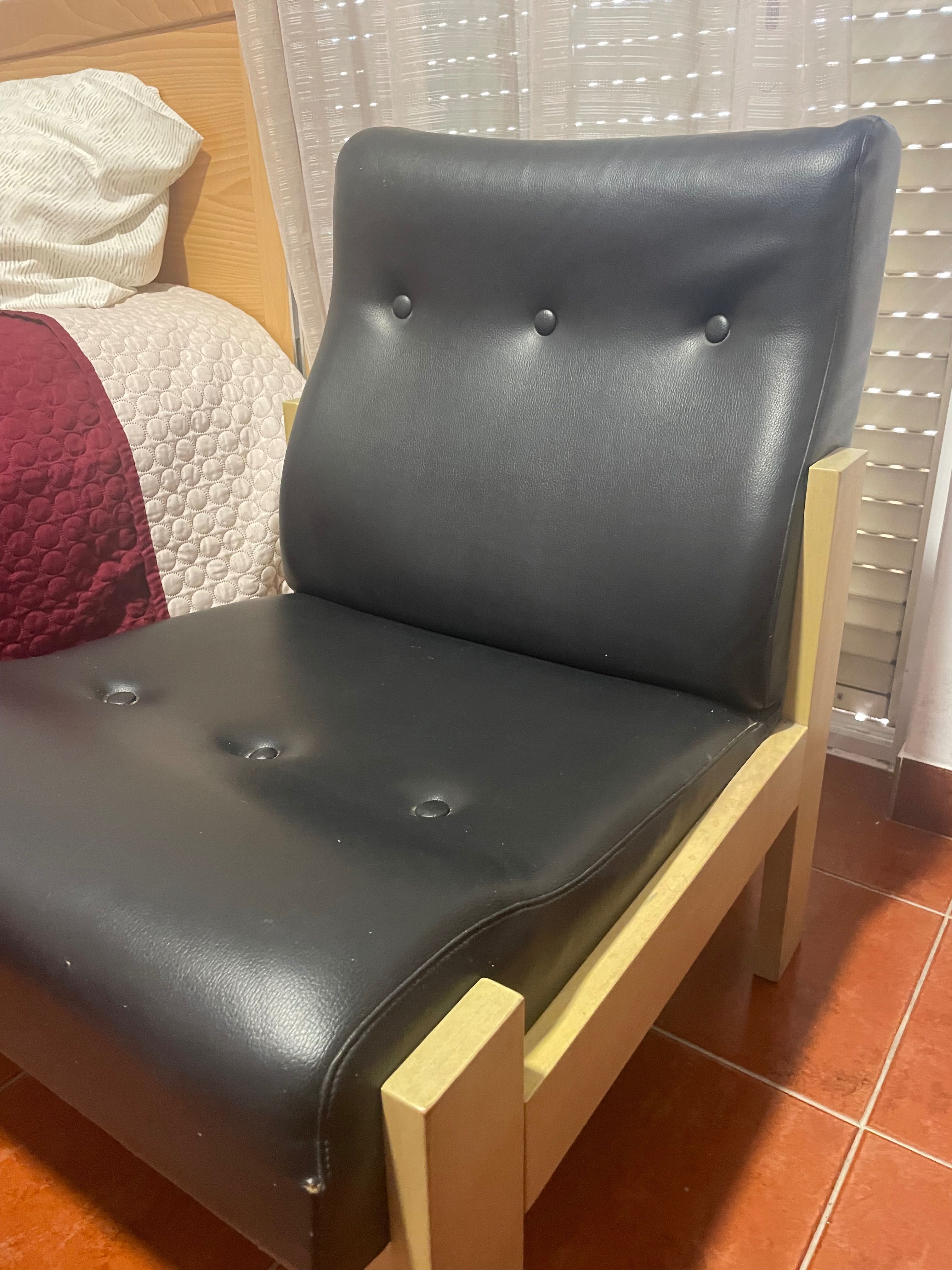 Cadeirão Preto pouco utilizado