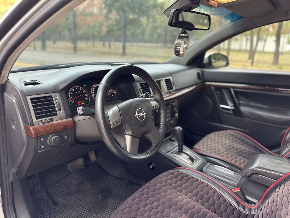 OPEL VEKTRA C ,3.2 ГБО lV, Автомат-2003 год.230 сил !