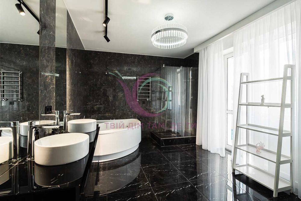 3-к. квартира з дизайнерським ремонтом по вул. Йосипа Сліпого.