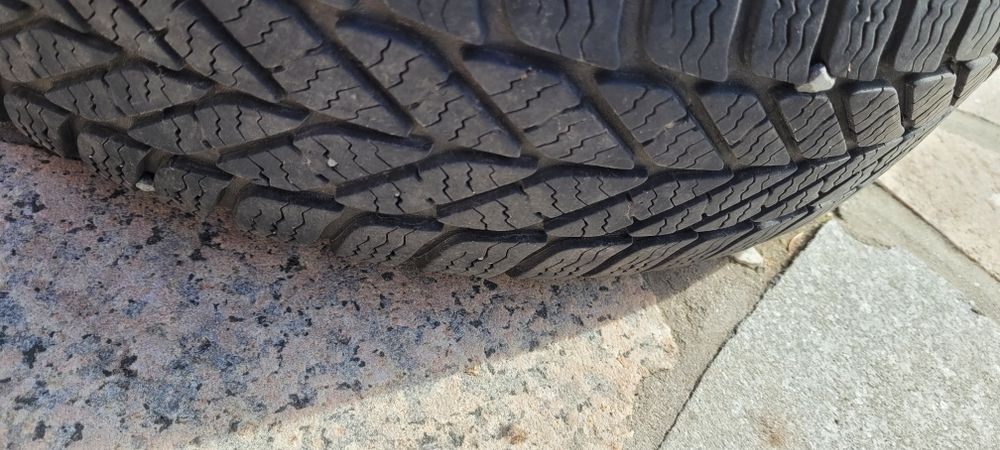 Koła 14 cali od bmw  .zimowe opony komplet 200 zł.