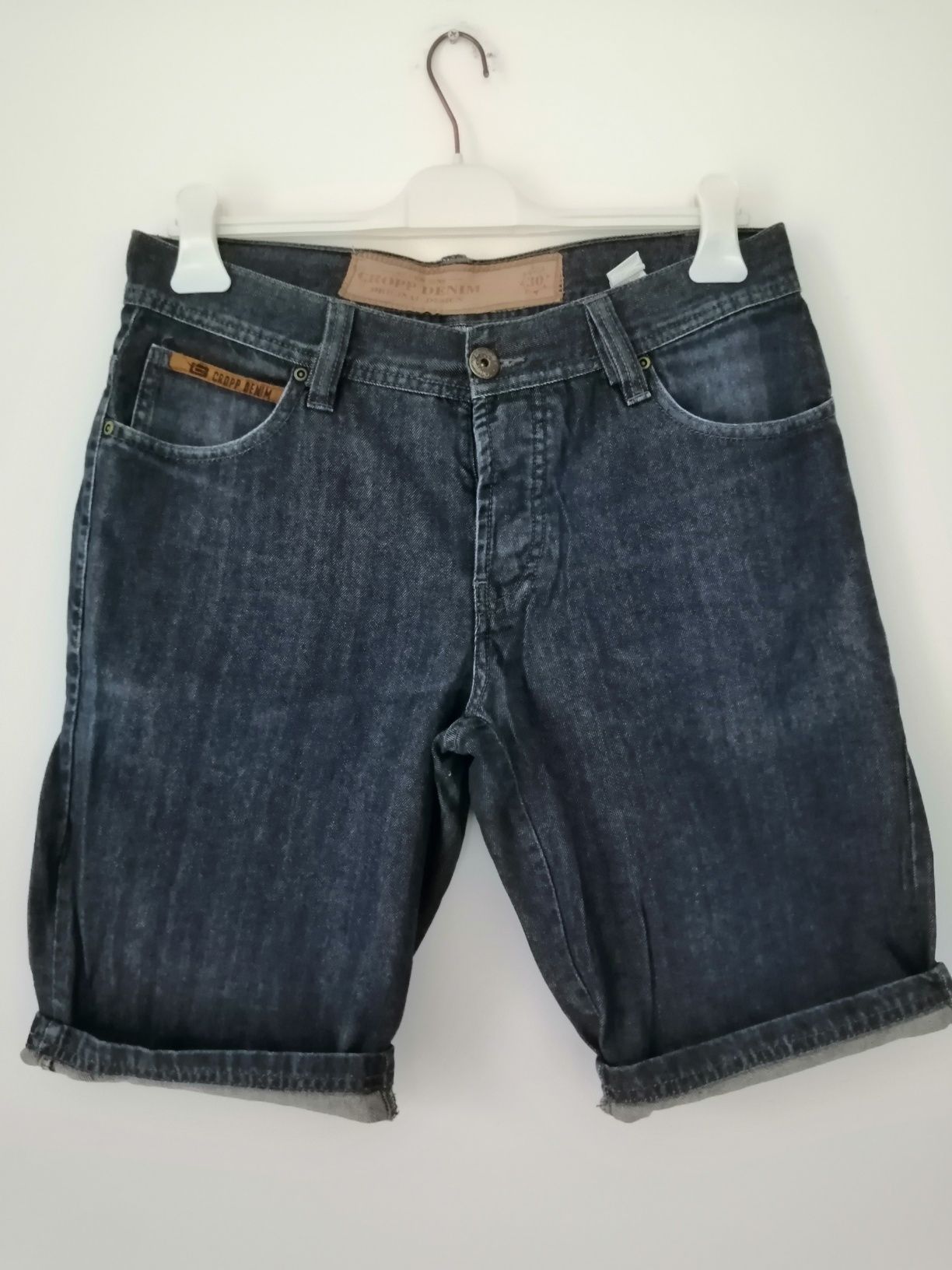 Granatowe męskie jeansowe spodenki do kolan bawełna Cropp, rozmiar 30