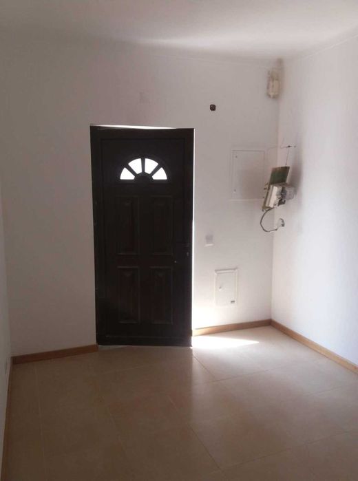 Apartamento T2 em moradia com terraço