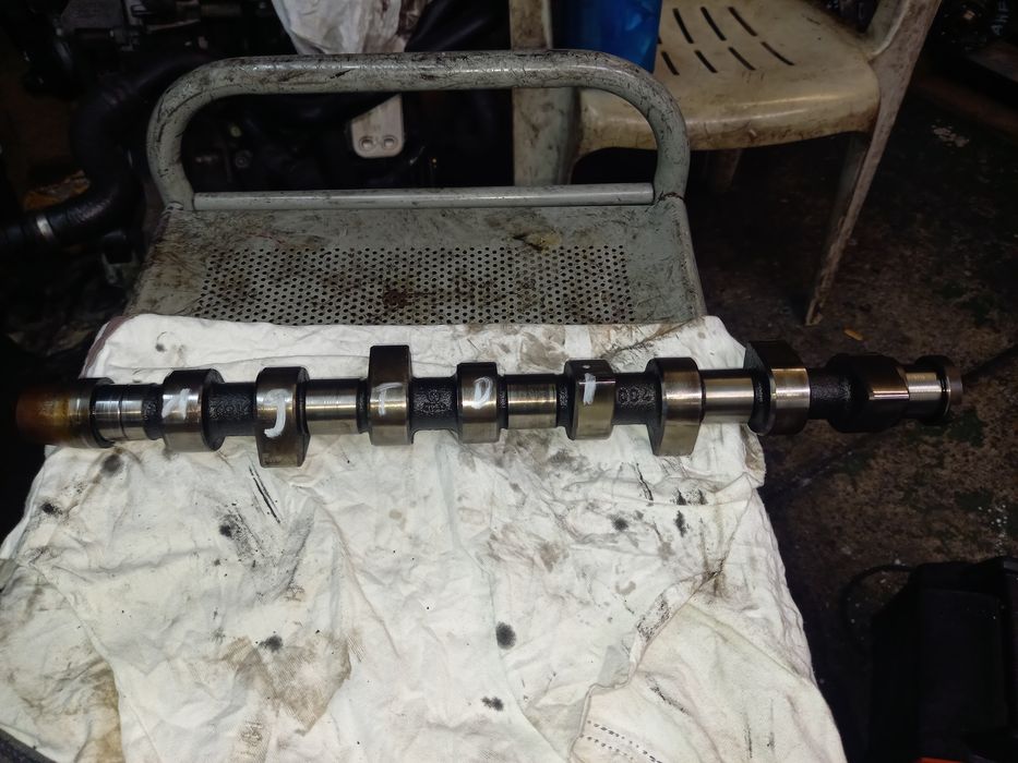 Wałek rozrządu 1.9 tdi ahf vw golf audi sprawny