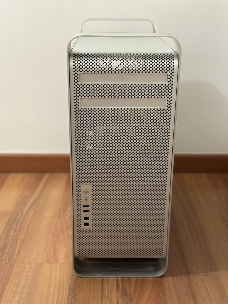 Caixa Mac Pro de 2012