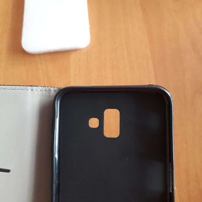 Etui otwierane na telefon
