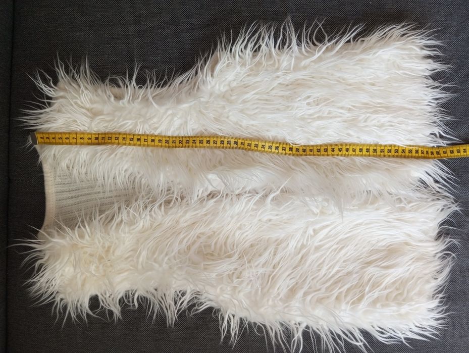 Biała kamizelka z futerkiem claire's