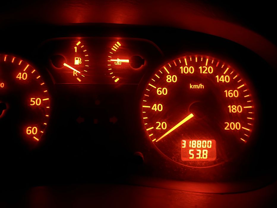 RENAULT TRAFIC 1.9 dCi 100 KM – 2004 6 osób, bus