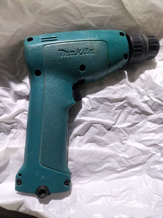 Wkrętarka Makita 6015d