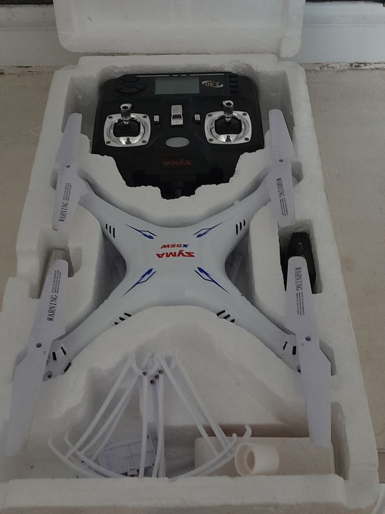 Дрон Квадрокоптер с камерой syma x5sw