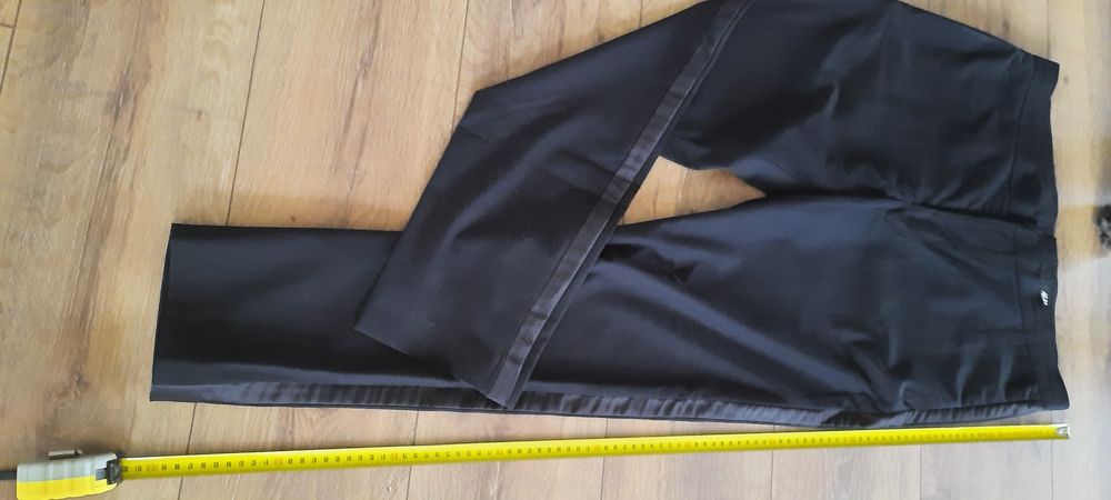 Spodnie damskie czarne HM