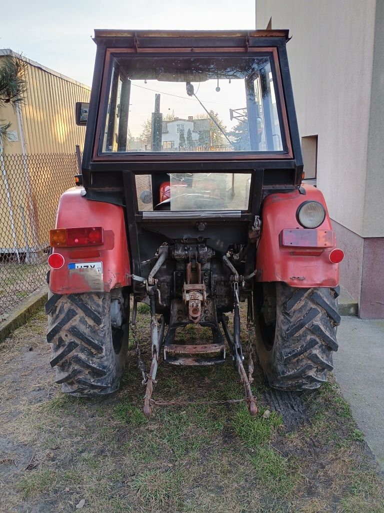 Zabytkowy ciągnik rolniczy ursus c-355 (c-360).