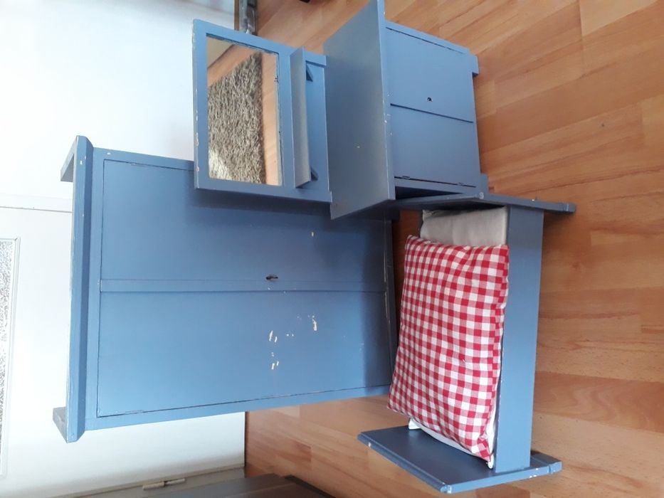 Piękna duża sypialnia dla lalek drewniana z czasów PRL.