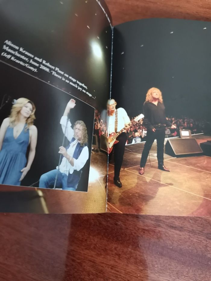 Книга "A Biography of Led Zeppelin"