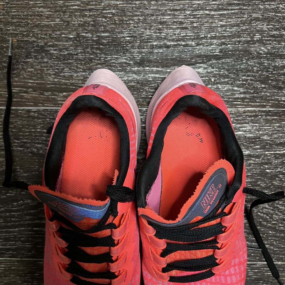 Nike Air Zoom Pegasus 37 оригінальні жіночі бігові кросівки найк react